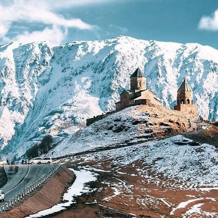 Golden Star Kazbegi Hotel Ngoại thất bức ảnh