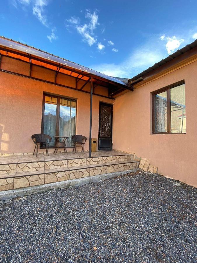 Golden Star Kazbegi Hotel Ngoại thất bức ảnh