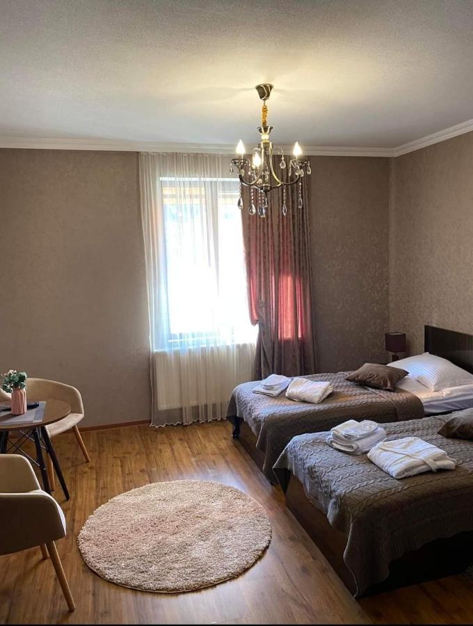 Golden Star Kazbegi Hotel Ngoại thất bức ảnh