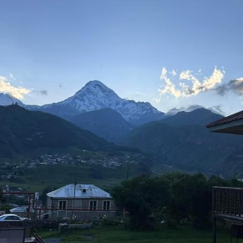 Golden Star Kazbegi Hotel Ngoại thất bức ảnh